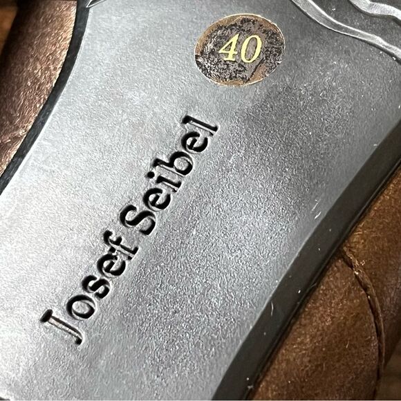 Josef Seibel Leather Bronze Metallic Mary Jane Shoe with 1.5" Heel Size 40/8.5 - Picture 3 of 15